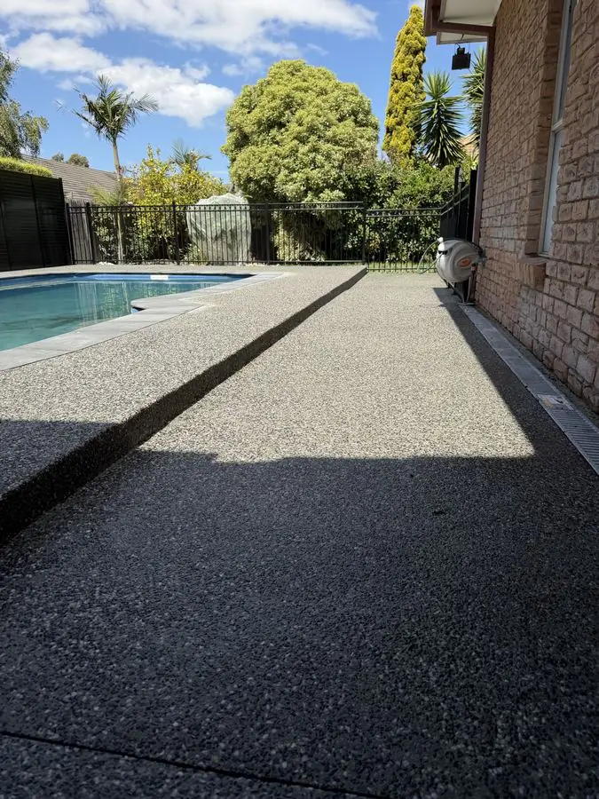 Exposed Aggregate Pool Surround